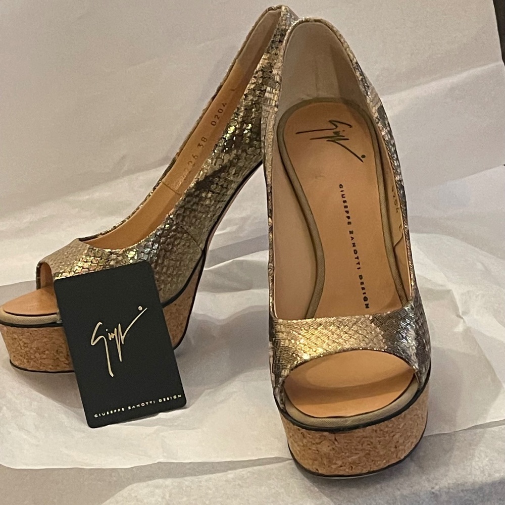 NIB Giuseppe Zanotti Paiper Plato Snake Gold Heels Size EU 38.5